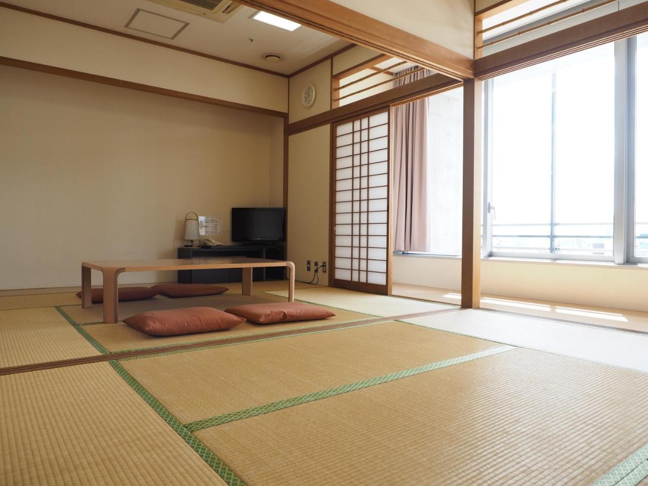 Japanese-Style Room